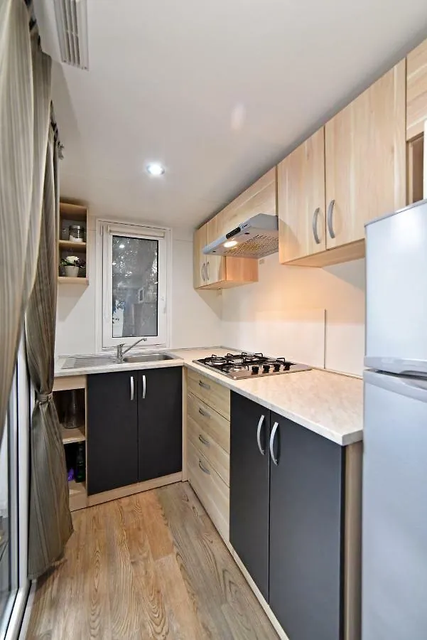 Mobile Home Meeli Biograd Na Moru 4*,